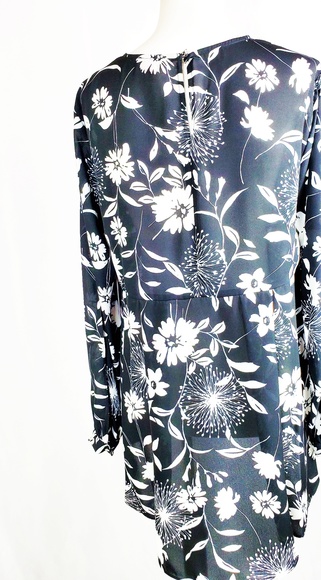 🔥Vince Camuto Floral  Spilt Sleeve Blouse sz S - Picture 6 of 7